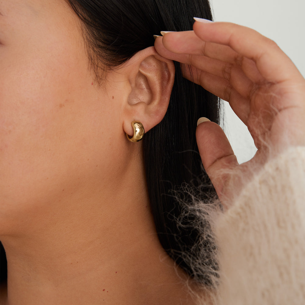 Chunky Huggie Hoops – on model