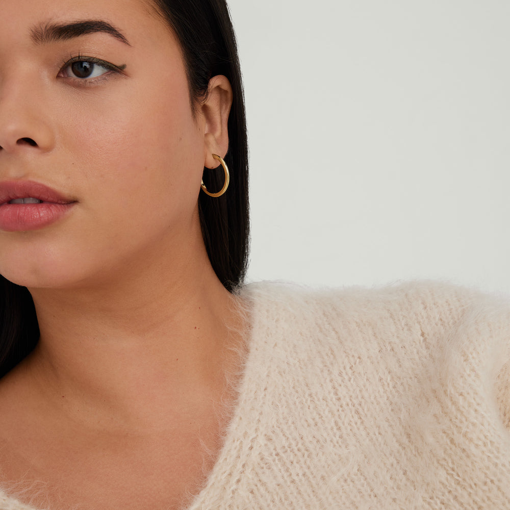 Tube Large Hoops – on model