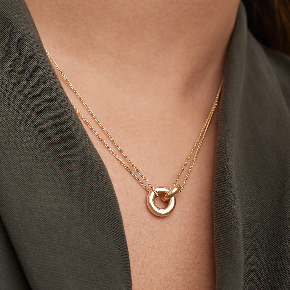 Elegant Vermeil Linked Necklace – on model