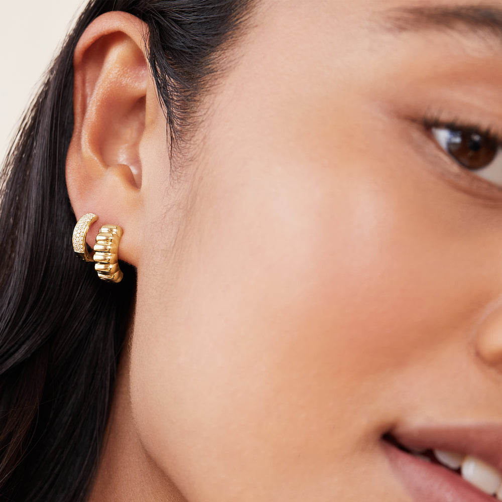 Charlotte Hoops – on model